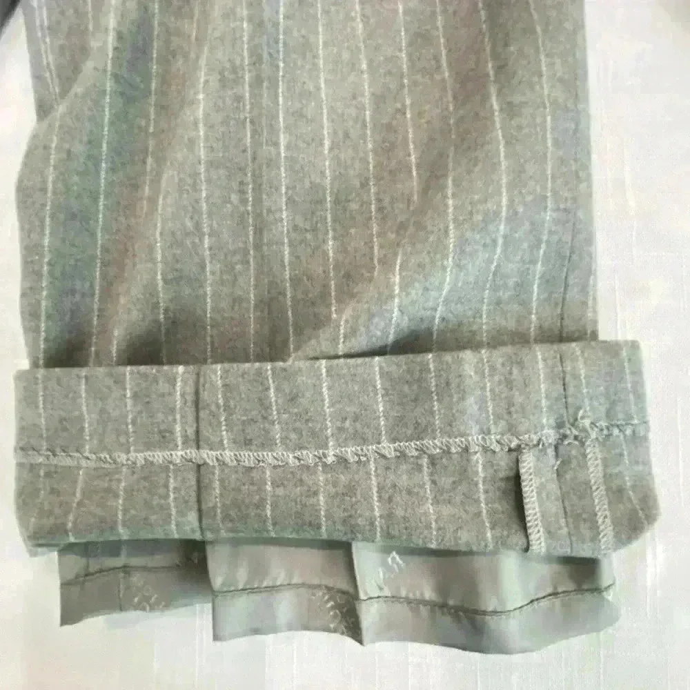 Ralph Lauren Purple Tag Wool 2 Piece Pant Suit Gray White Pinstripes Size 6/8